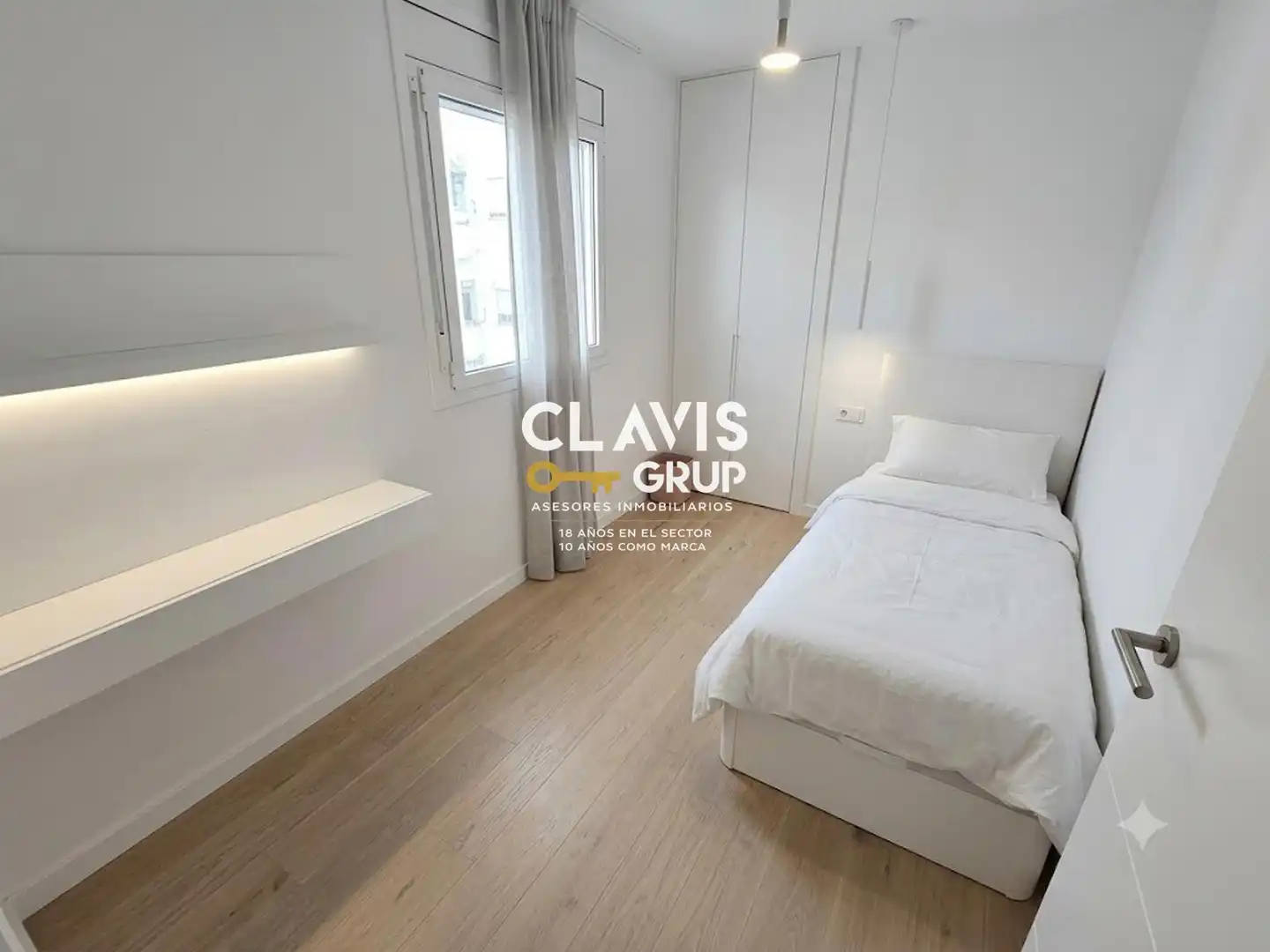 Habitación de Piso en venta en Barcelona con Calefacción, Terraza y Amueblado