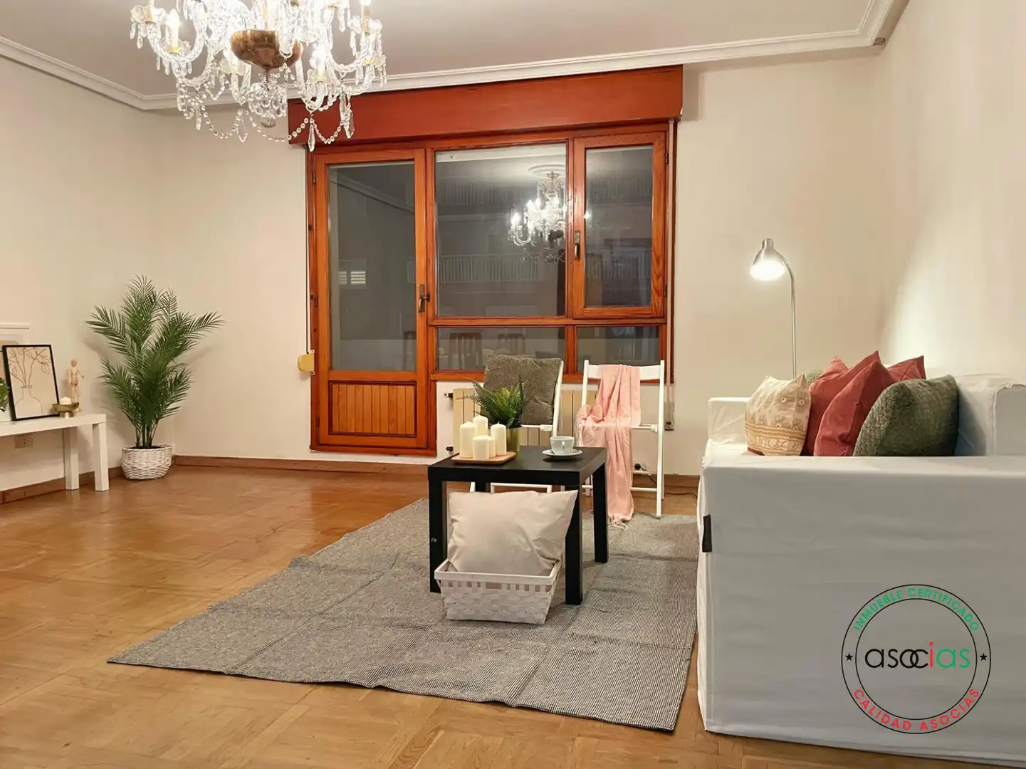 Sala d'estar de Pis en venda en Gijón  amb Calefacció, Jardí privat i Parquet