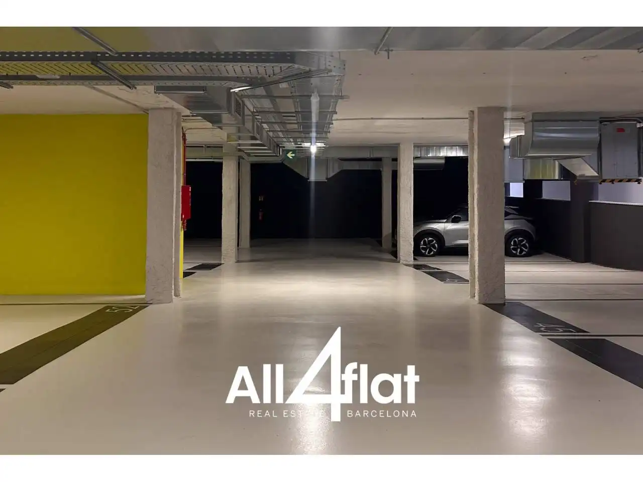 Parking of Flat for rent in Barcelona  with Air Conditioner, Heating and Furnished