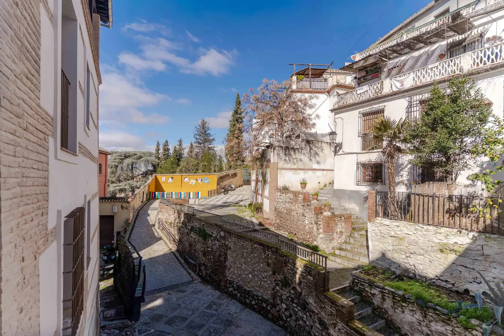 Exterior view of Houses for sale in Granada  with Balcony