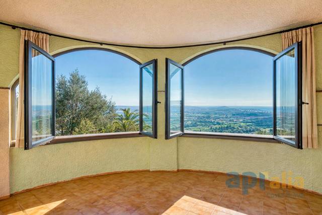 Casa-chalet en Venta en Carrer Basilea, 18 en Cabanyes - Mas Ambrós - Mas Pallí