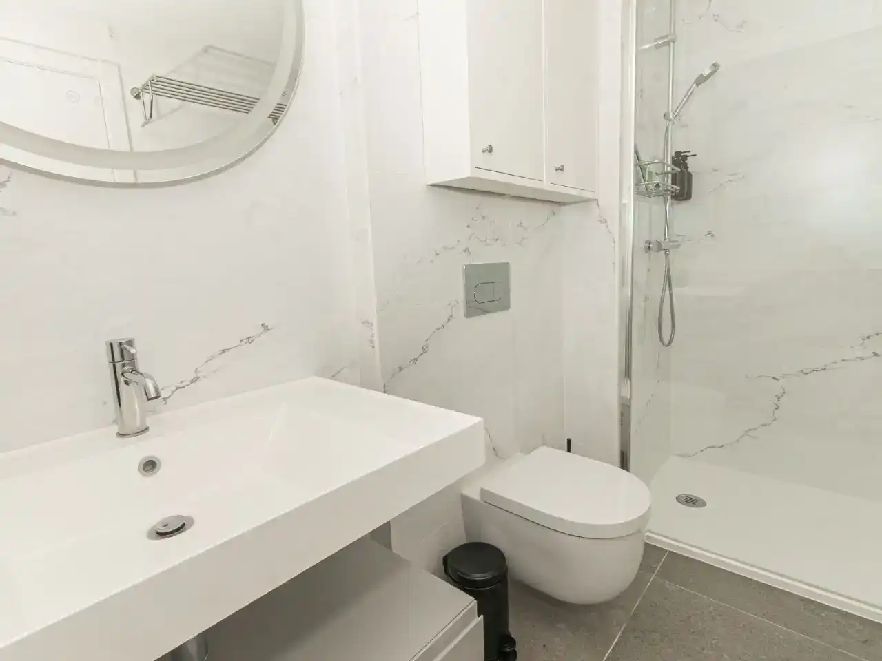 Bany de Apartament de lloguer en Fuengirola amb Aire condicionat, Piscina i Balcó