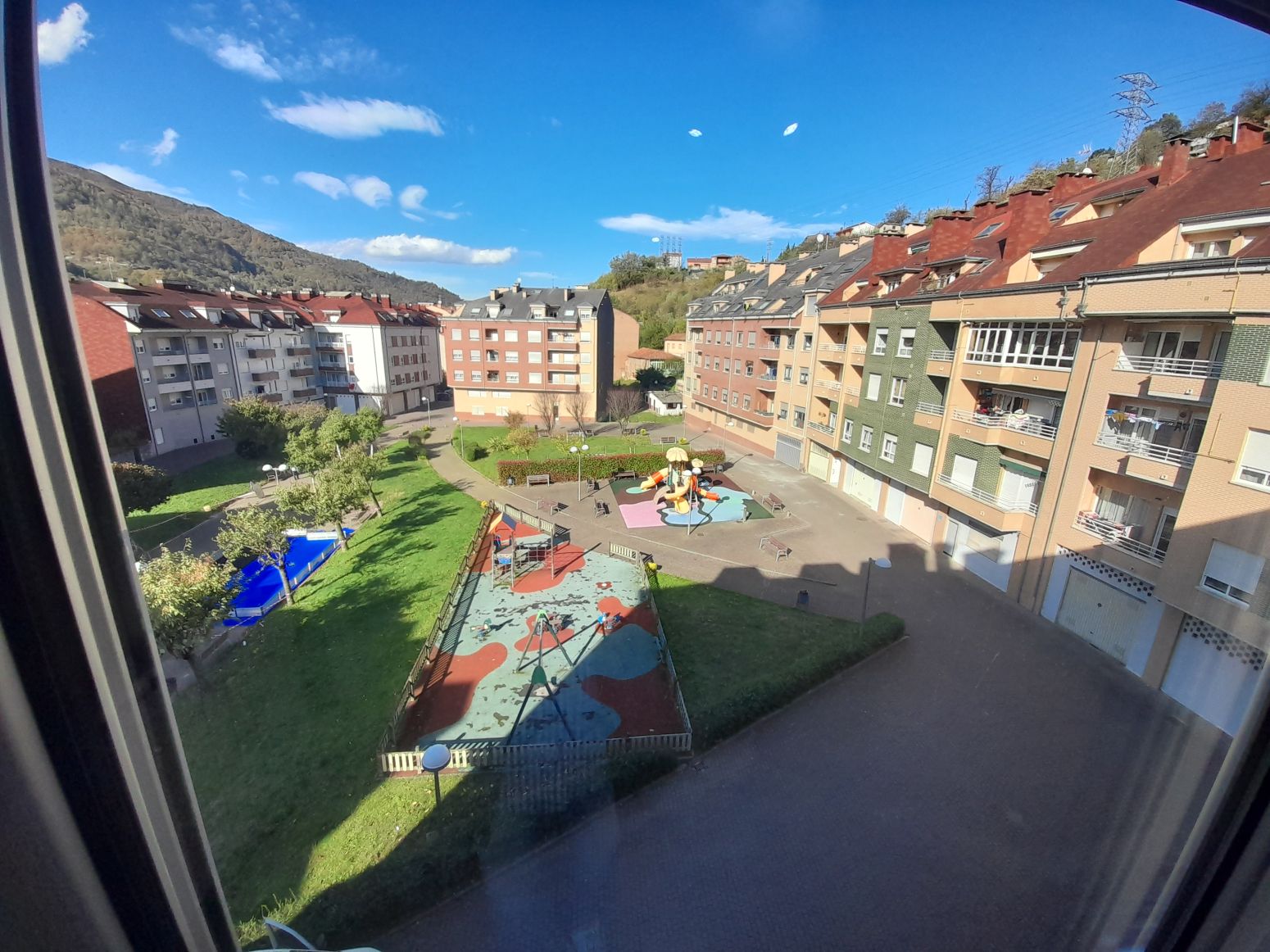 Vista exterior de Pis en venda en Laviana amb Calefacció, Jardí privat i Traster