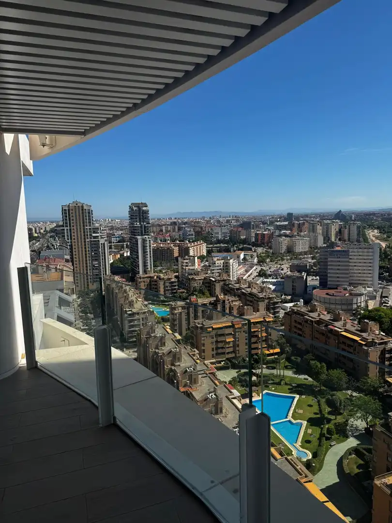 Vista exterior de Apartament de lloguer en Valencia amb Aire condicionat, Jardí privat i Terrassa