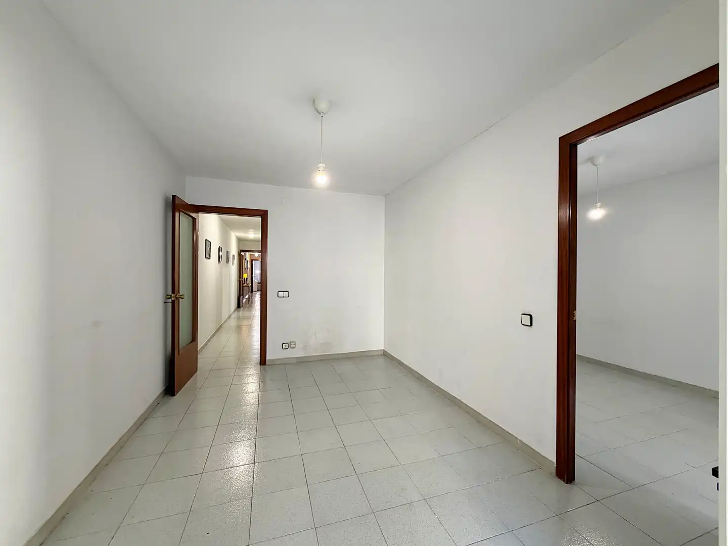 Flat for sale in Barcelona  with Air Conditioner and Balcony