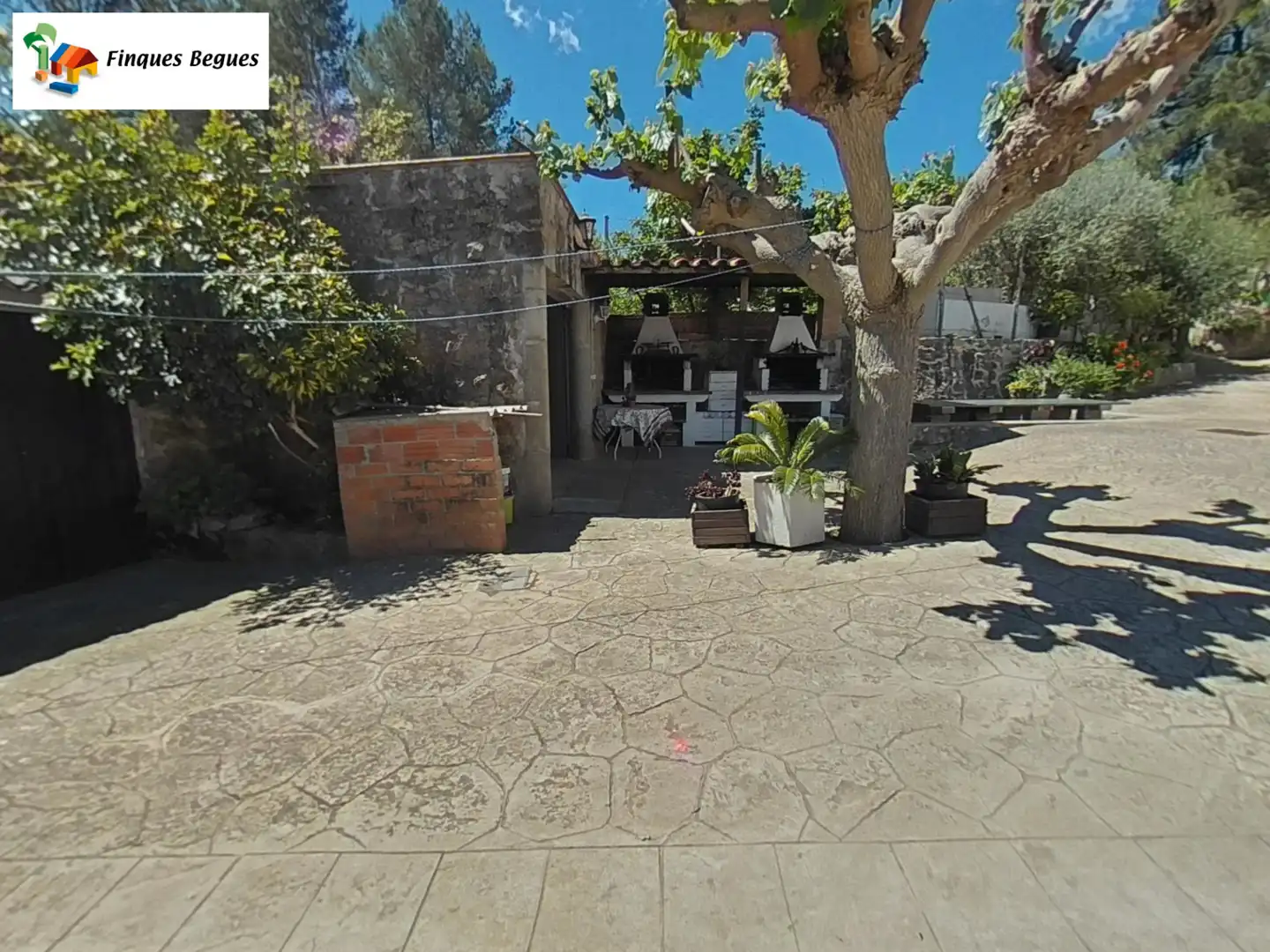 Terrassa de Finca rústica en venda en Begues amb Calefacció, Jardí privat i Moblat
