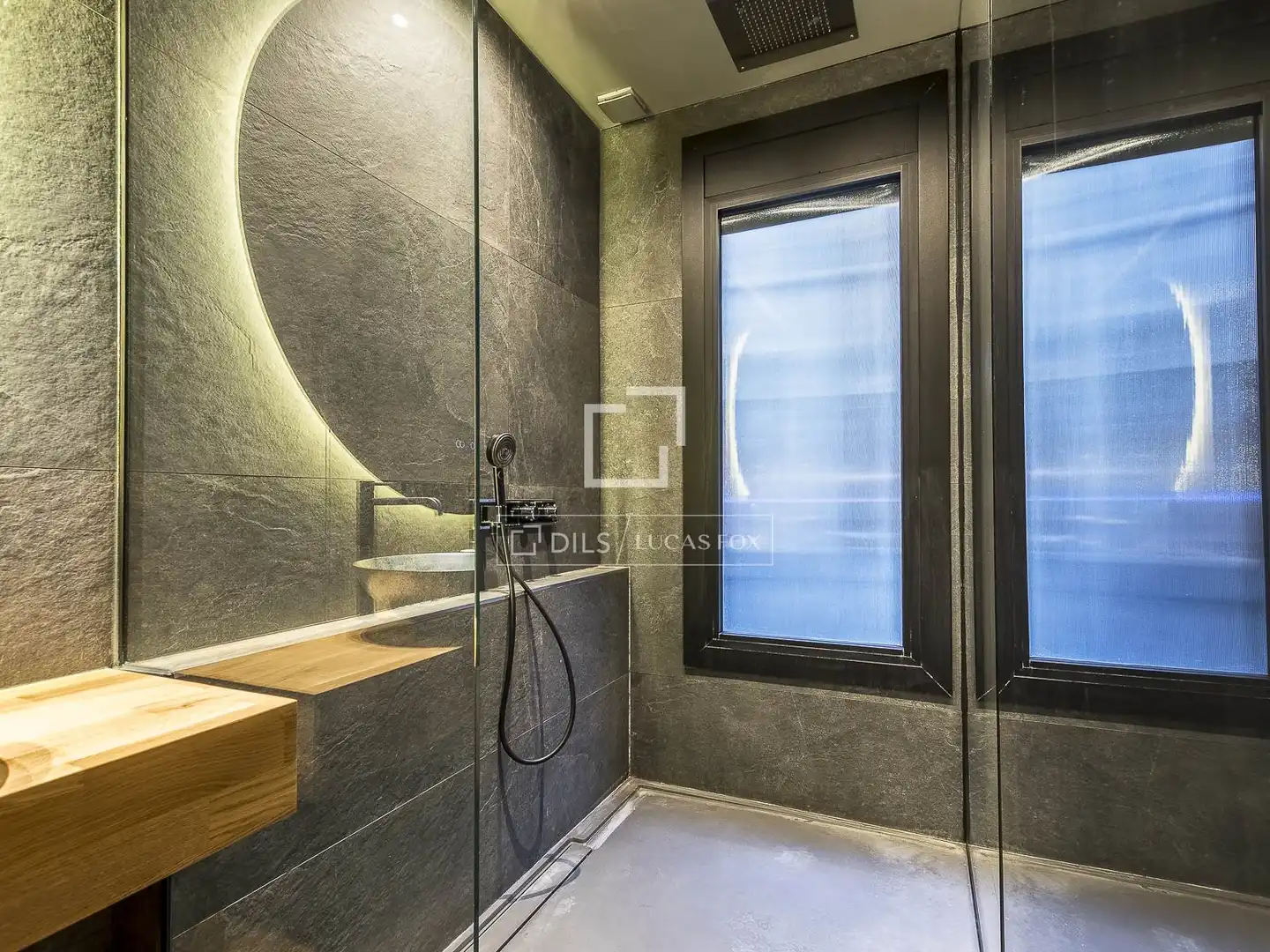 Bathroom of Flat for rent in Eixample