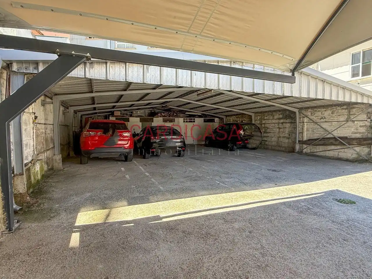 Parking de Piso en venta en Vigo  con Calefacción y Trastero
