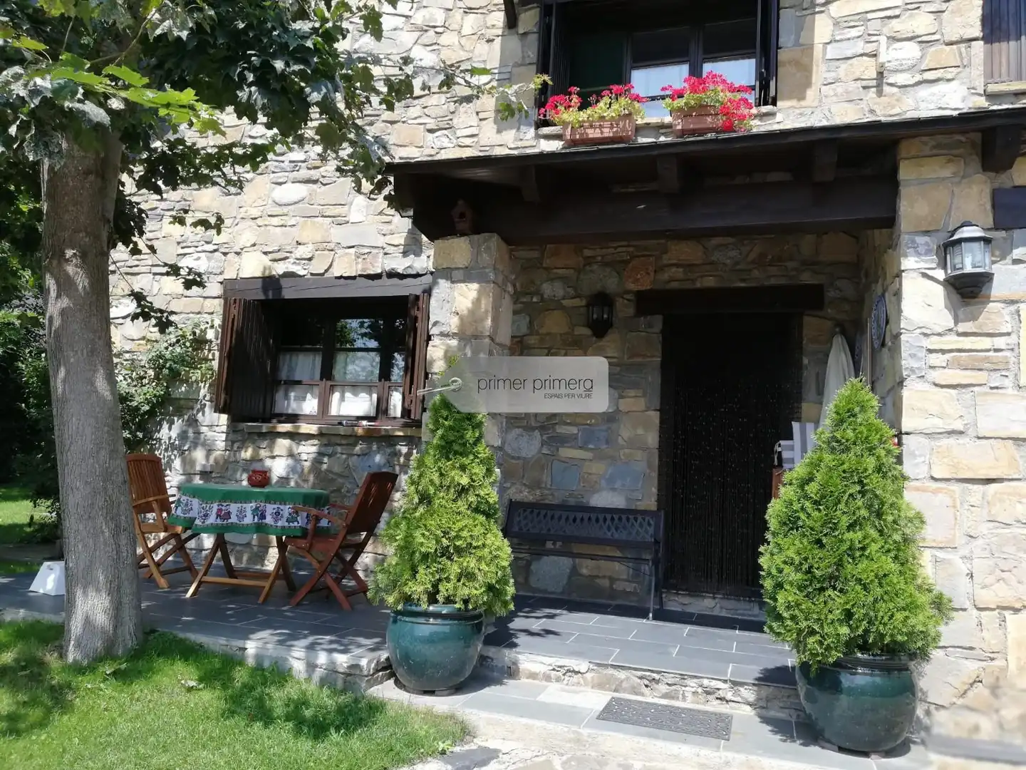 Casa o chalet en venta en Sahún con Calefacción, Jardín privado y Parquet