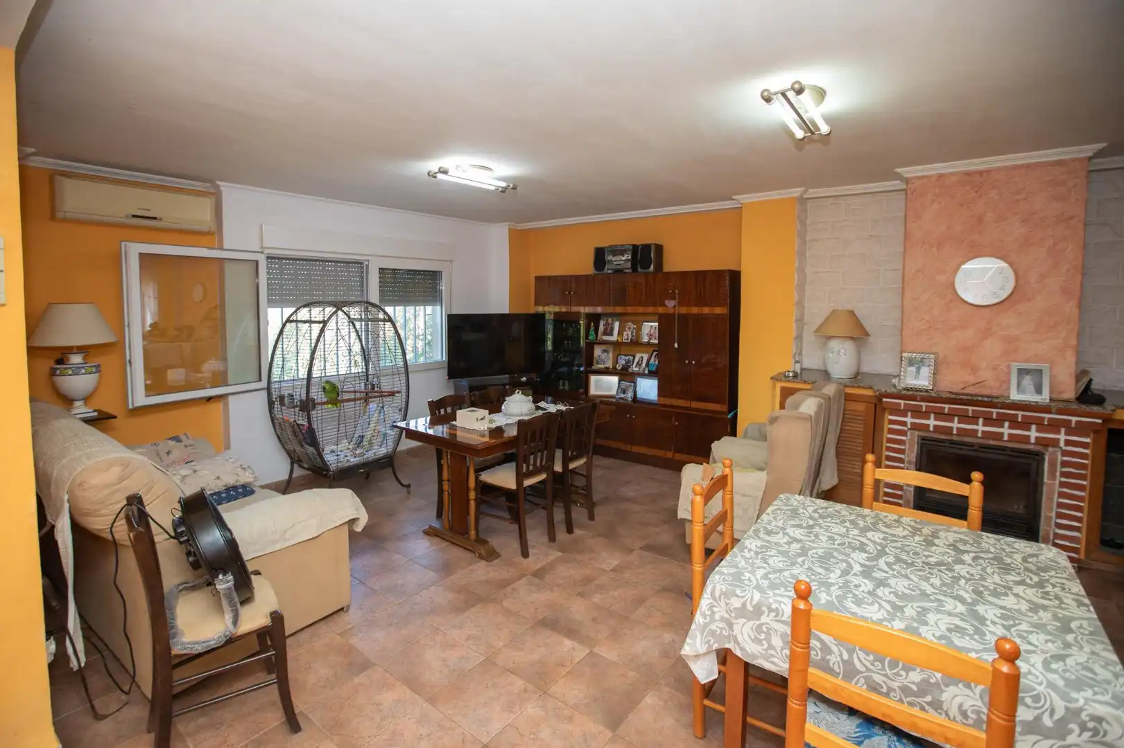 Sala d'estar de Casa o xalet en venda en Almudaina amb Moblat