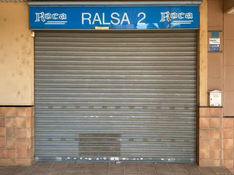 Locale commerciale in vendita a Plaça Santa Anna 3