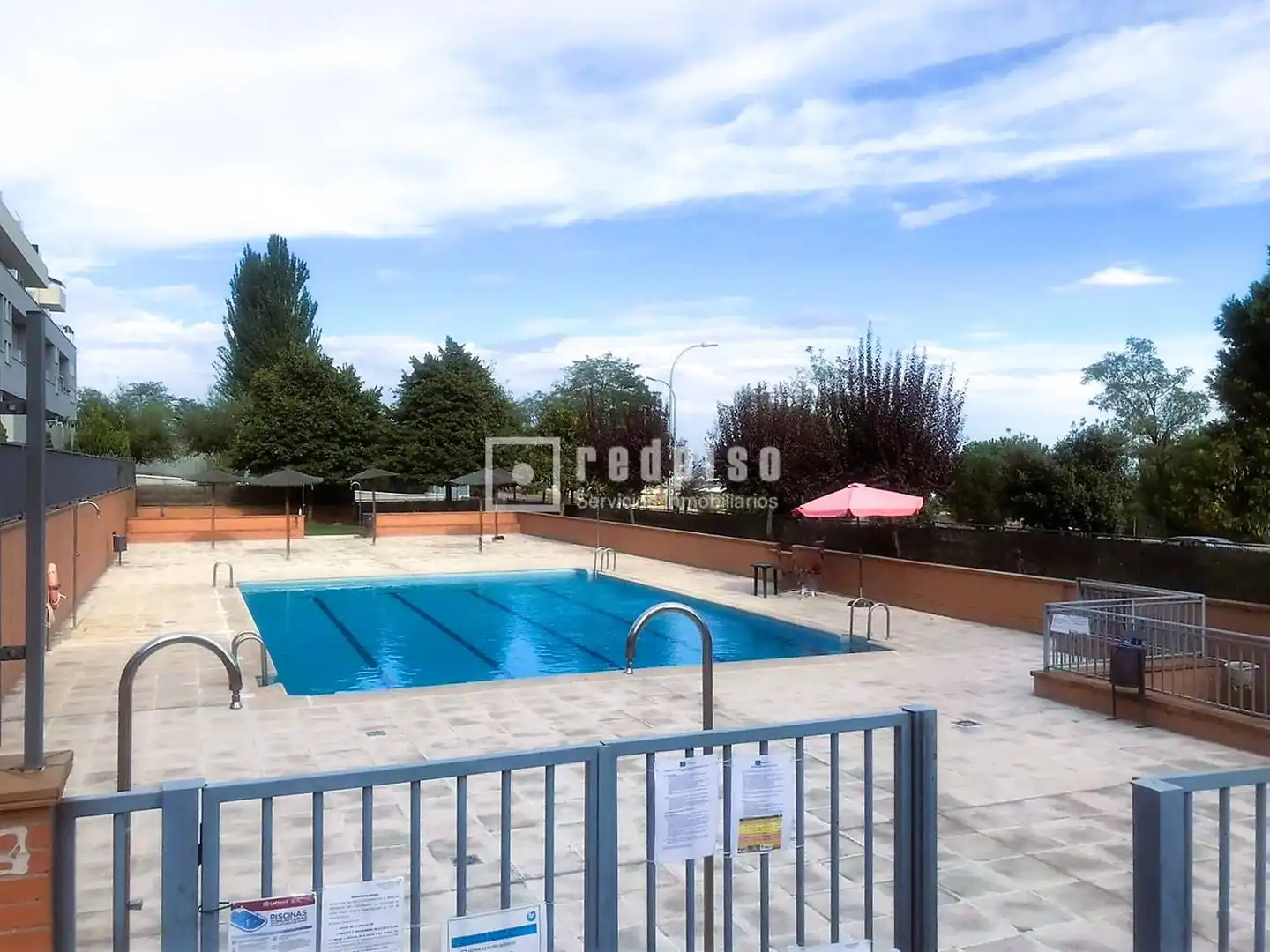 Swimming pool of Flat for sale in Madrid  with Air Conditioner, Heating and Private garden