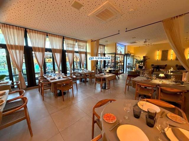 Local comercial en Alquiler en Calle Calle Murillo en Golf - El Carralero