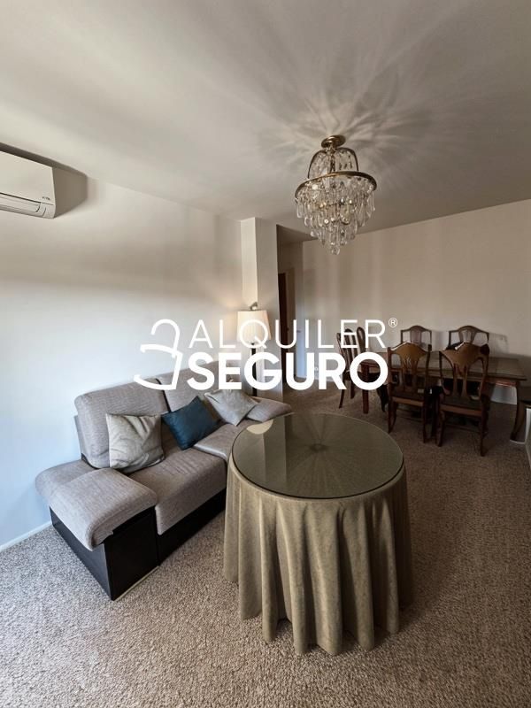 Living room of Flat to rent in  Granada Capital  with Air Conditioner, Heating and Terrace