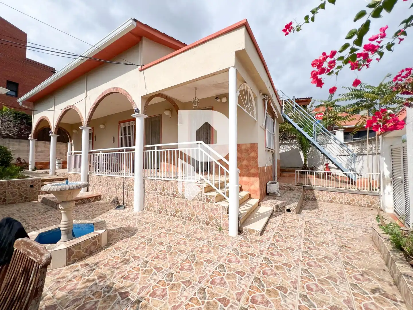 Exterior view of Houses for sale in Sant Boi de Llobregat  with Heating, Private garden and Terrace