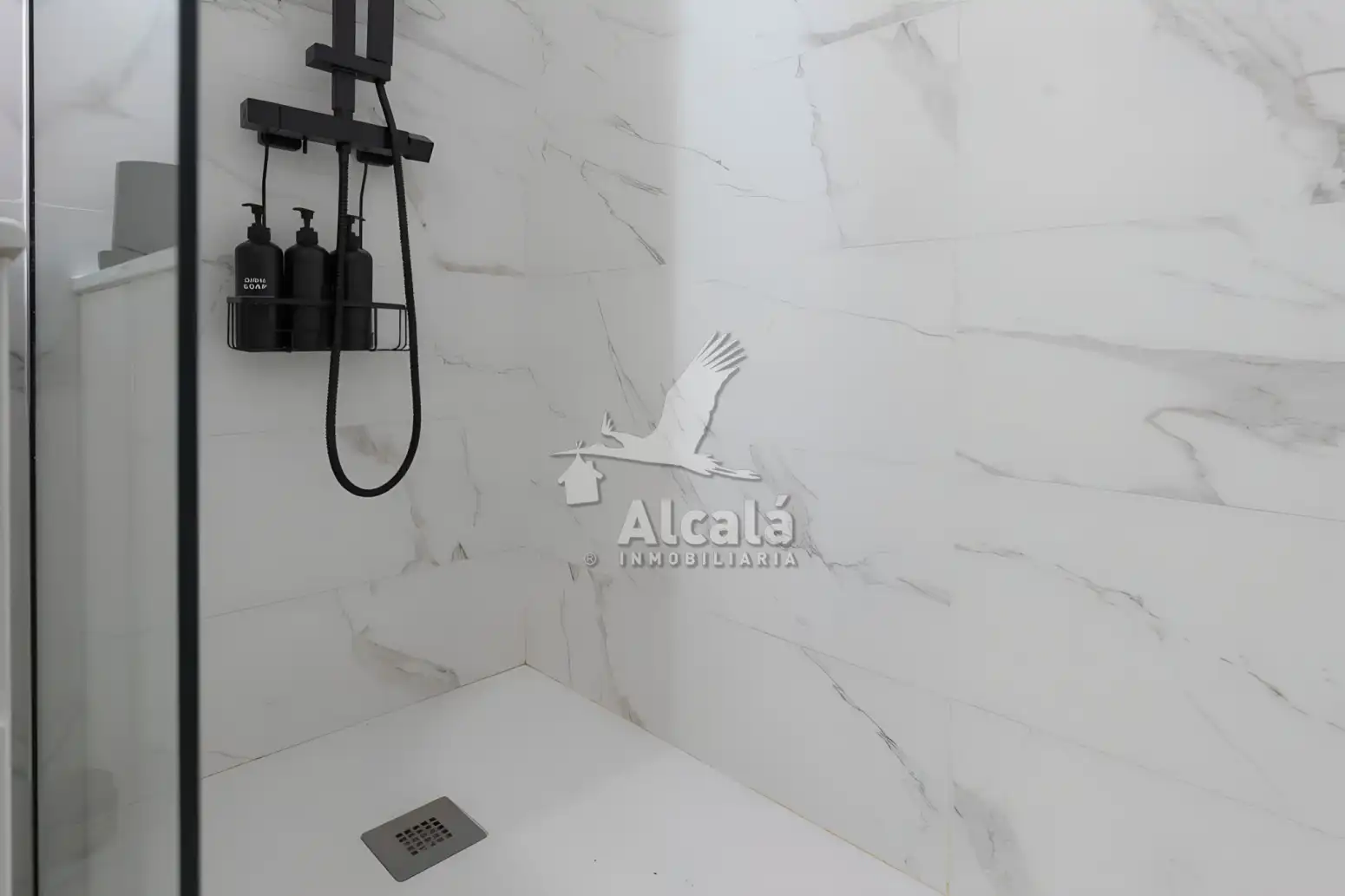 Bathroom of Flat for sale in Alcalá de Henares  with Heating