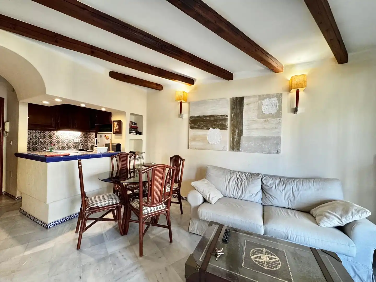 Sala d'estar de Apartament de lloguer en Torrevieja amb Aire condicionat, Calefacció i Moblat