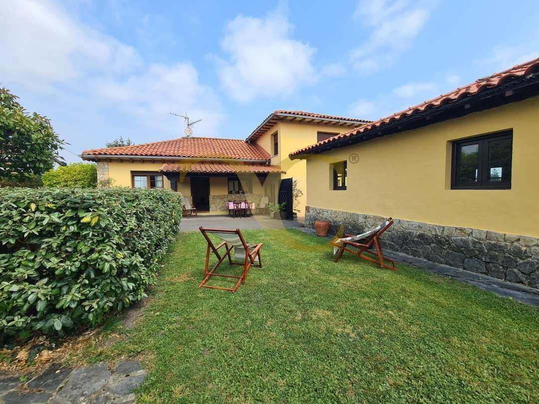 Exterior view of House or chalet for sale in Villaviciosa  with Heating, Private garden and Terrace