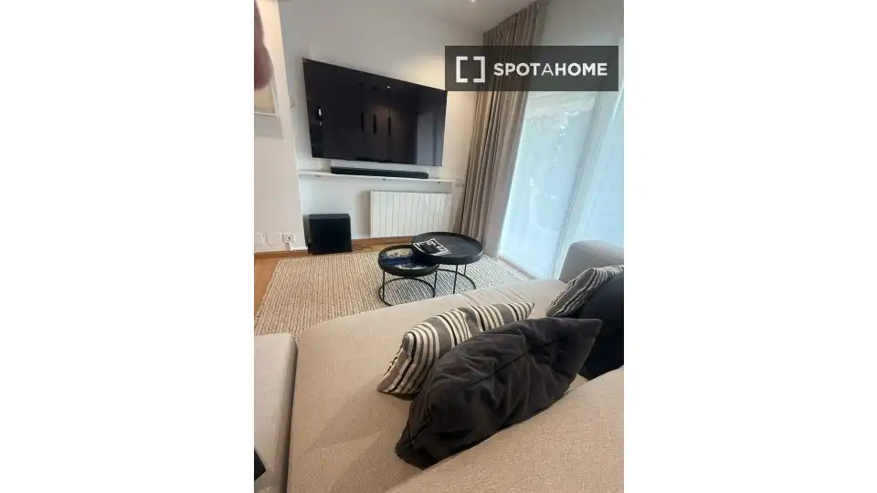 Sala de estar de Apartamento para compartir en Sant Cugat del Vallès con Aire acondicionado, Terraza y Amueblado