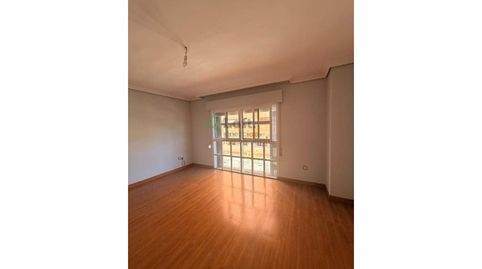Foto 4 de Piso en venta en Valdepasillas - La Paz - Huerta Rosales, Badajoz Capital