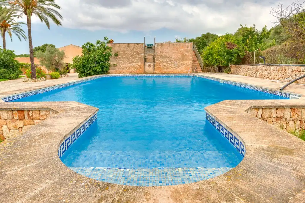 Casa rústica con piscina en venta en Llucmajor pueblo
