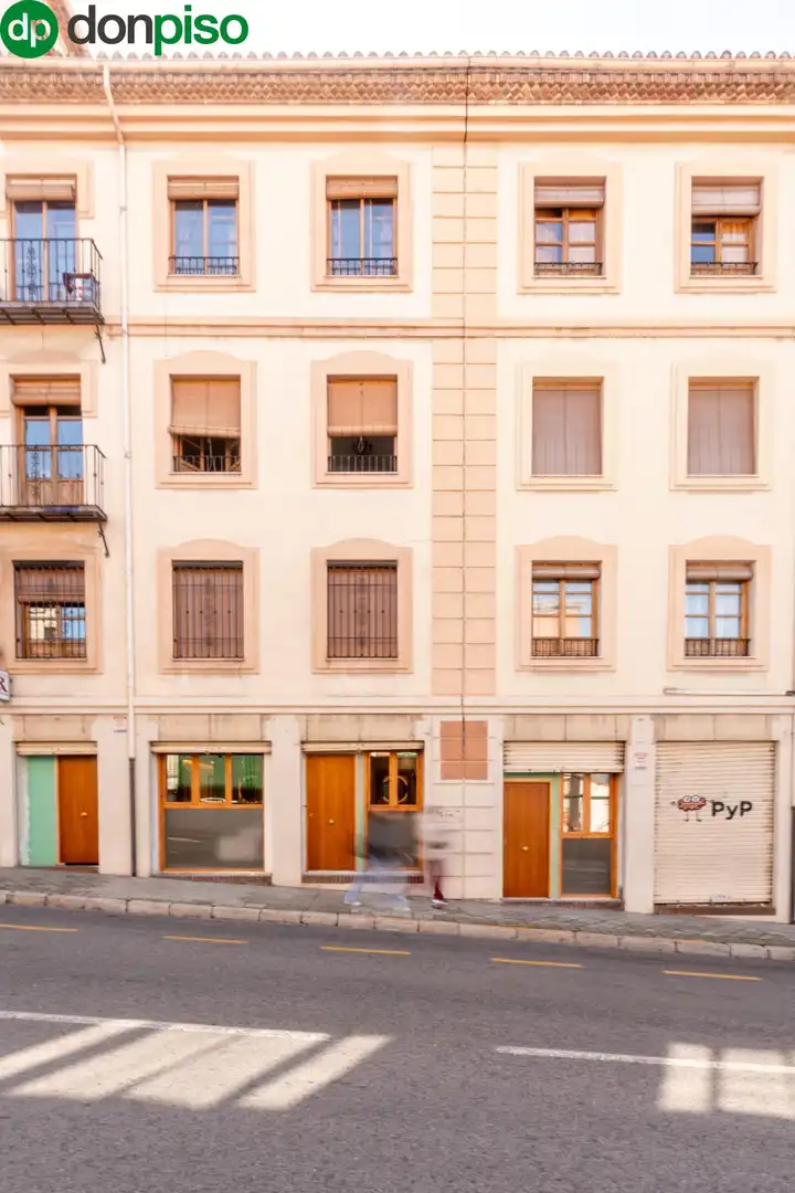 Exterior view of Study for sale in Granada  with Air Conditioner, Heating and Alarm