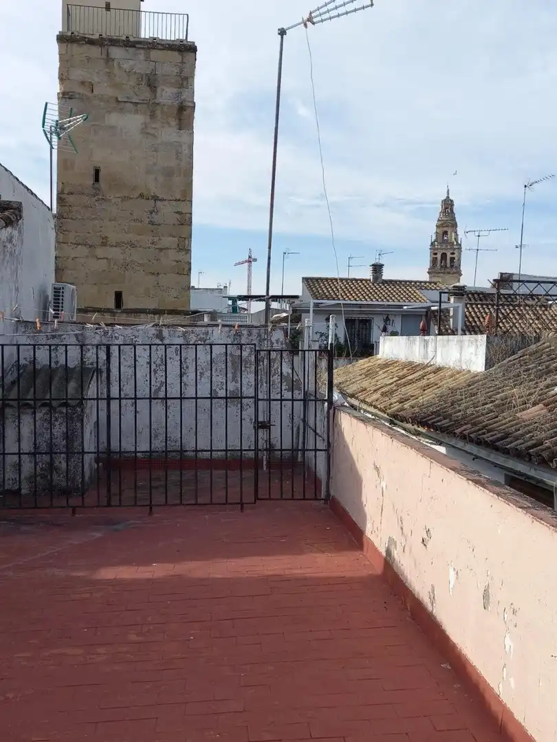 Vista exterior de Casa o xalet en venda en Córdoba amb Balcó