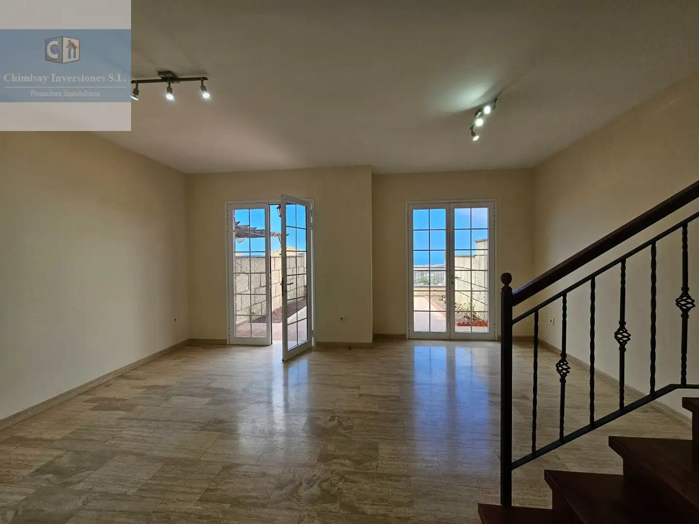 Terraced house with terrace for sale in Chayofa, imagen 3
