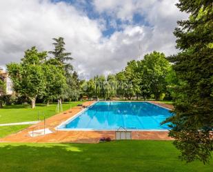 Swimming pool of Flat to rent in Majadahonda  with Air Conditioner, Heating and Terrace