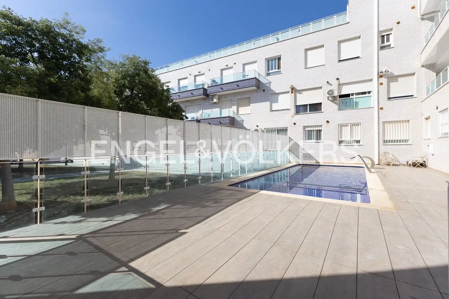 Piscina de Ático de alquiler en Rafelbuñol / Rafelbunyol con Aire acondicionado, Calefacción y Jardín privado