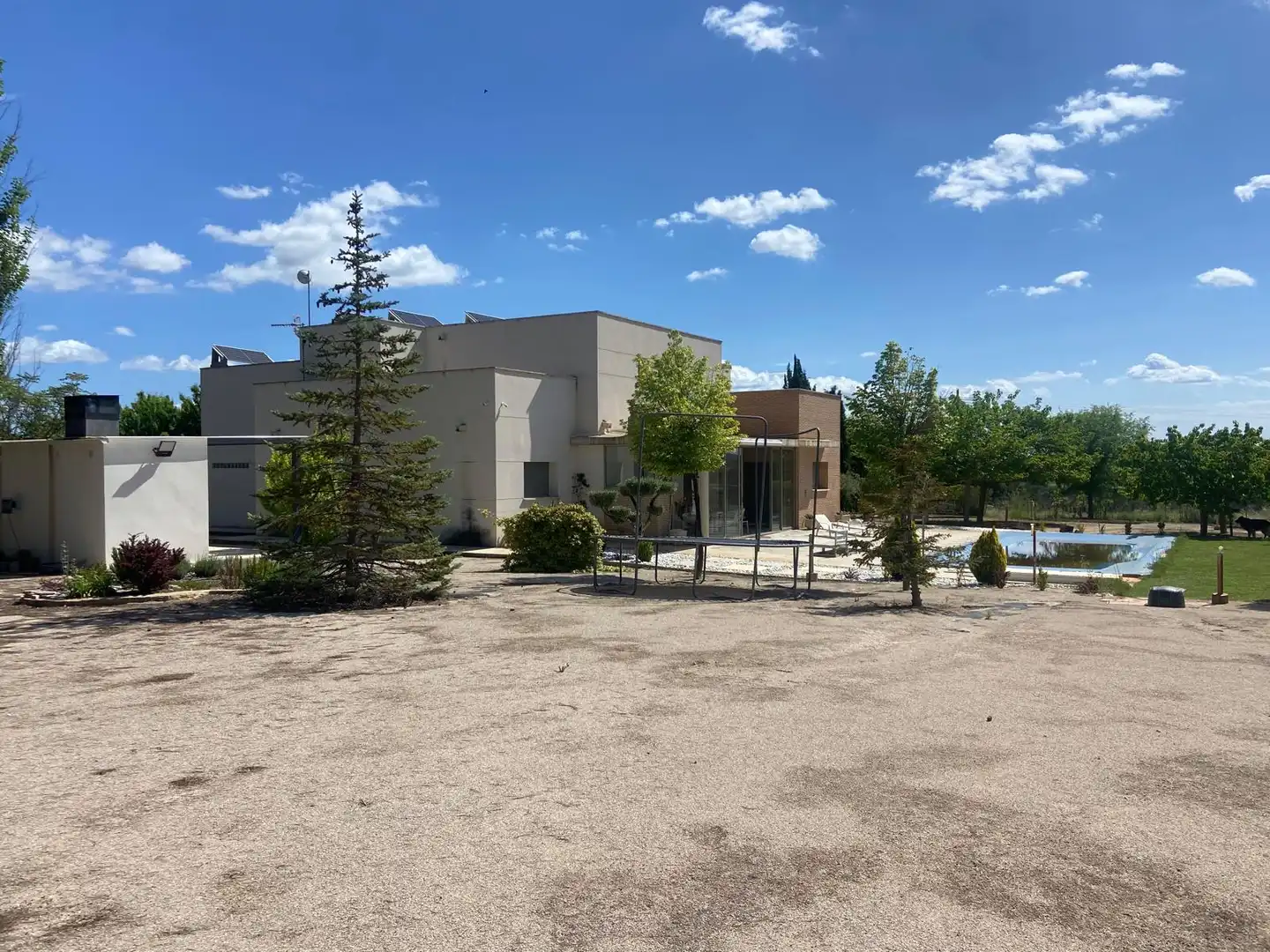 Vista exterior de Casa o chalet en venta en Almansa con Calefacción, Jardín privado y Piscina