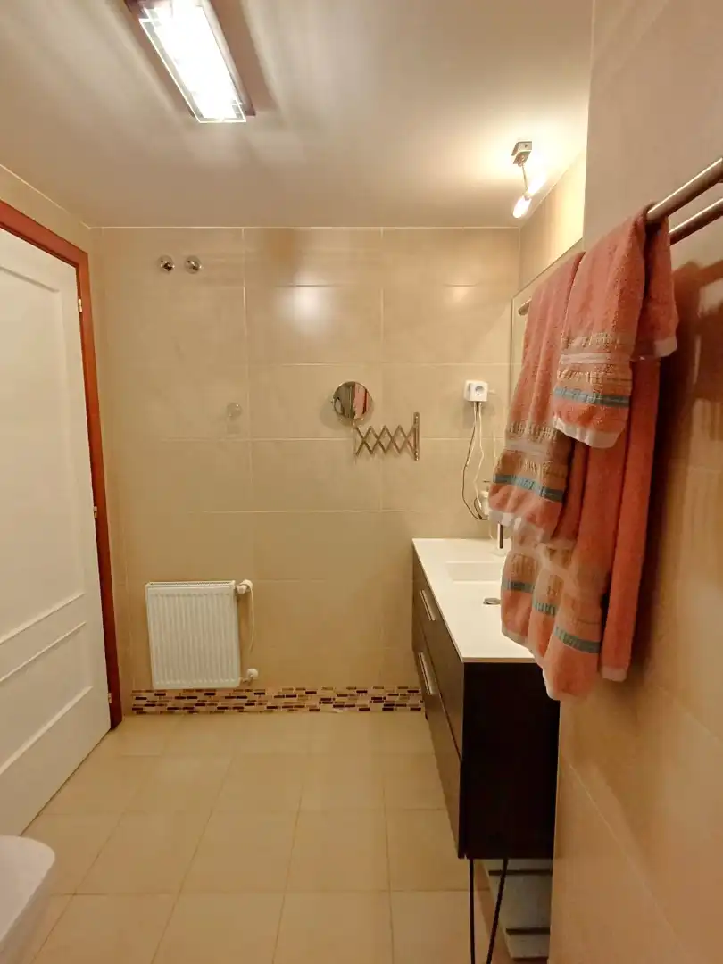 Baño de Ático en venta en Urduliz con Calefacción, Terraza y Trastero