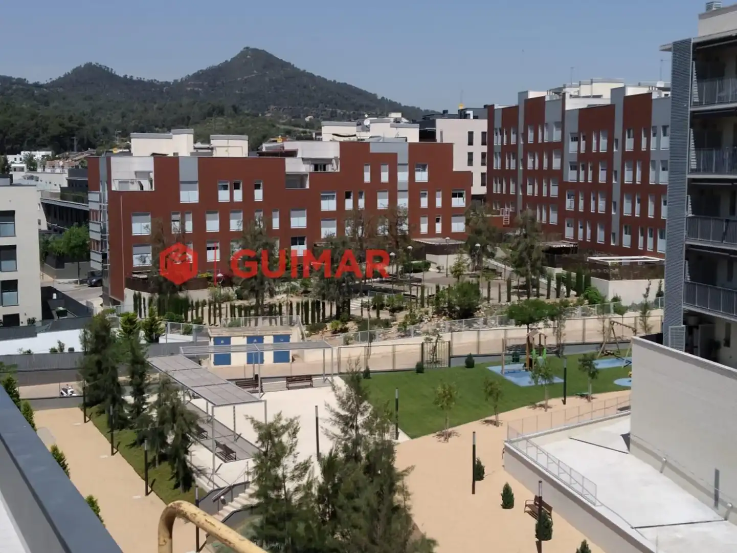 Außenansicht von Wohnung zur Miete in Sant Boi de Llobregat mit Heizung, Privatgarten und Parkett