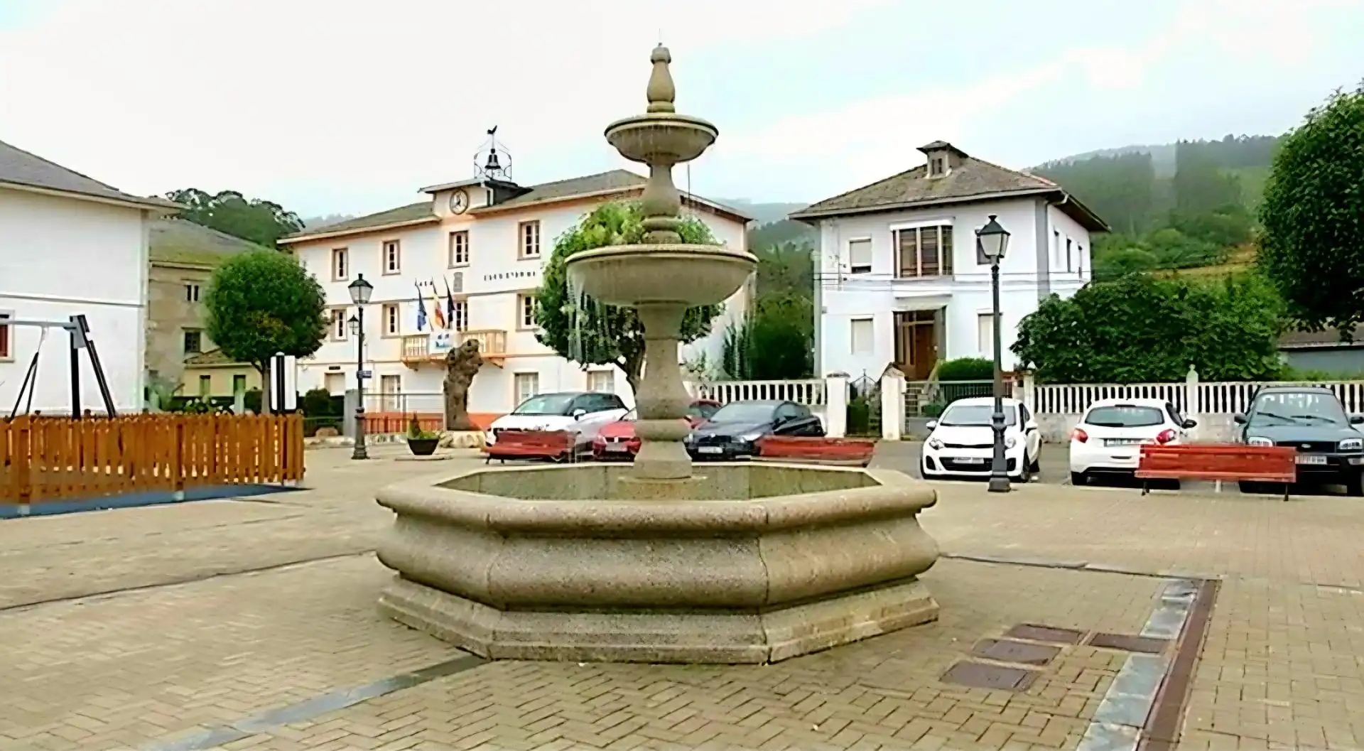 Vista exterior de Casa o xalet en venda en San Tirso de Abres amb Calefacció, Jardí privat i Traster