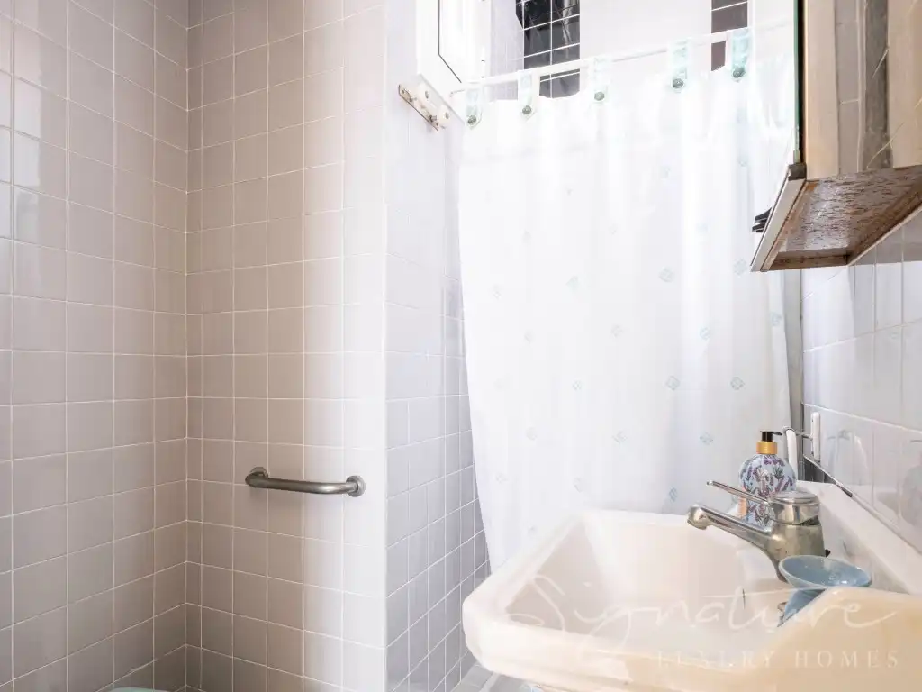 Baño de Edificio en venta en L'Hospitalet de Llobregat