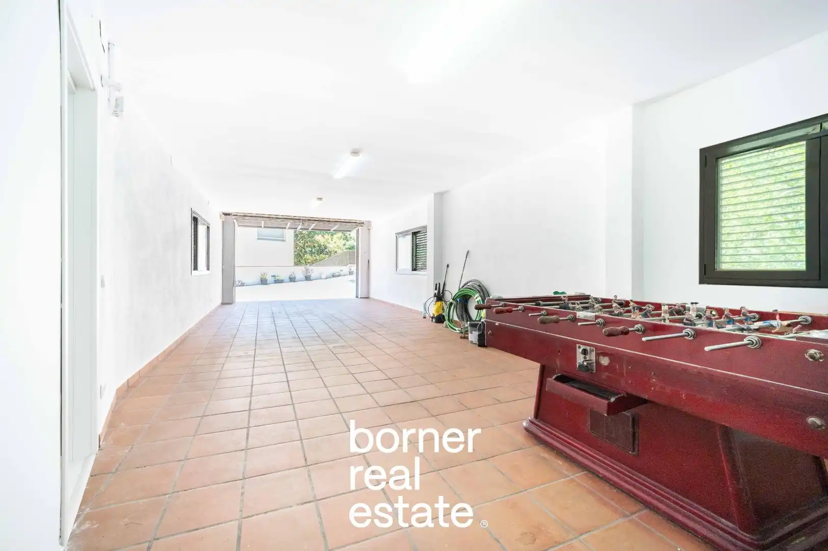 Vista exterior de Casa o chalet en venta en Sant Cugat del Vallès con Aire acondicionado, Calefacción y Jardín privado