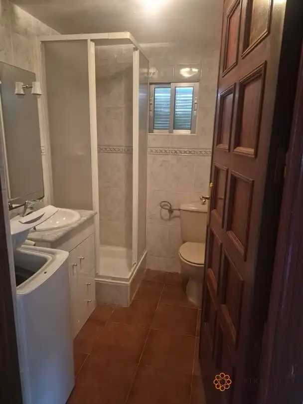 Bathroom of Houses for sale in Alforque  with Air Conditioner, Heating and Storage room