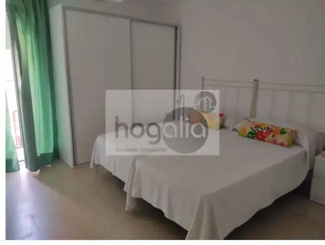 Bedroom of Flat for rent in Sevilla  with Air Conditioner, Furnished and Balcony