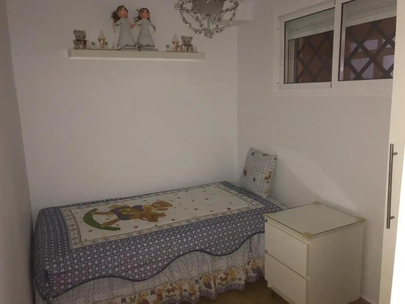 Bedroom of Apartments for rent in Algeciras  with Furnished and Community pool