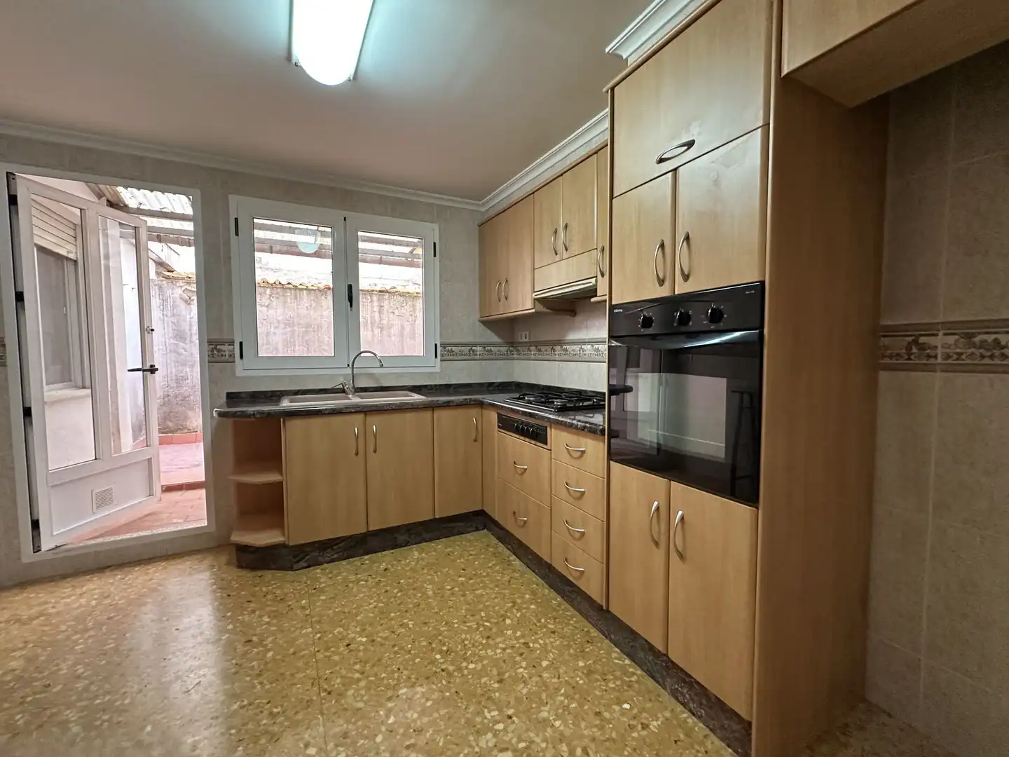 Cocina de Piso en venta en Ontinyent con Calefacción, Terraza y Trastero