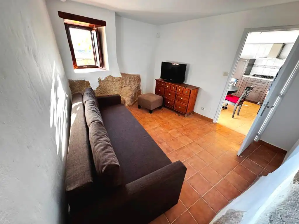 Casa adosada en venta en Calle de los Serranos de Aparicio, 11, Cretas