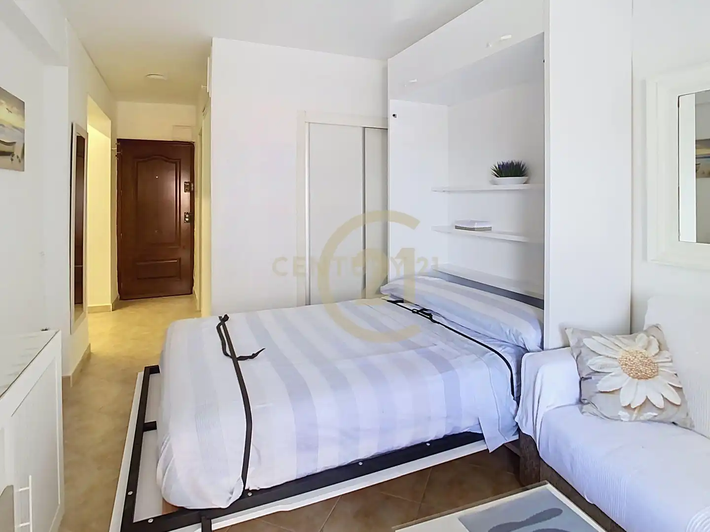 Habitación de Apartamento de alquiler en Benalmádena con Aire acondicionado, Piscina y Microondas