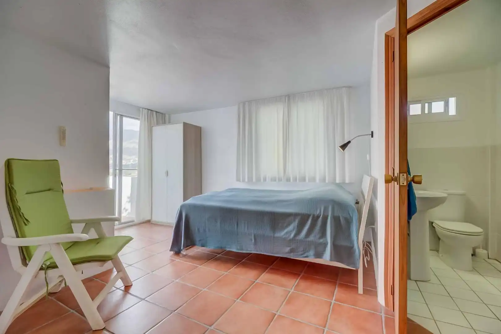 Dormitori de Casa o xalet en venda en Mijas amb Aire condicionat, Jardí privat i Terrassa
