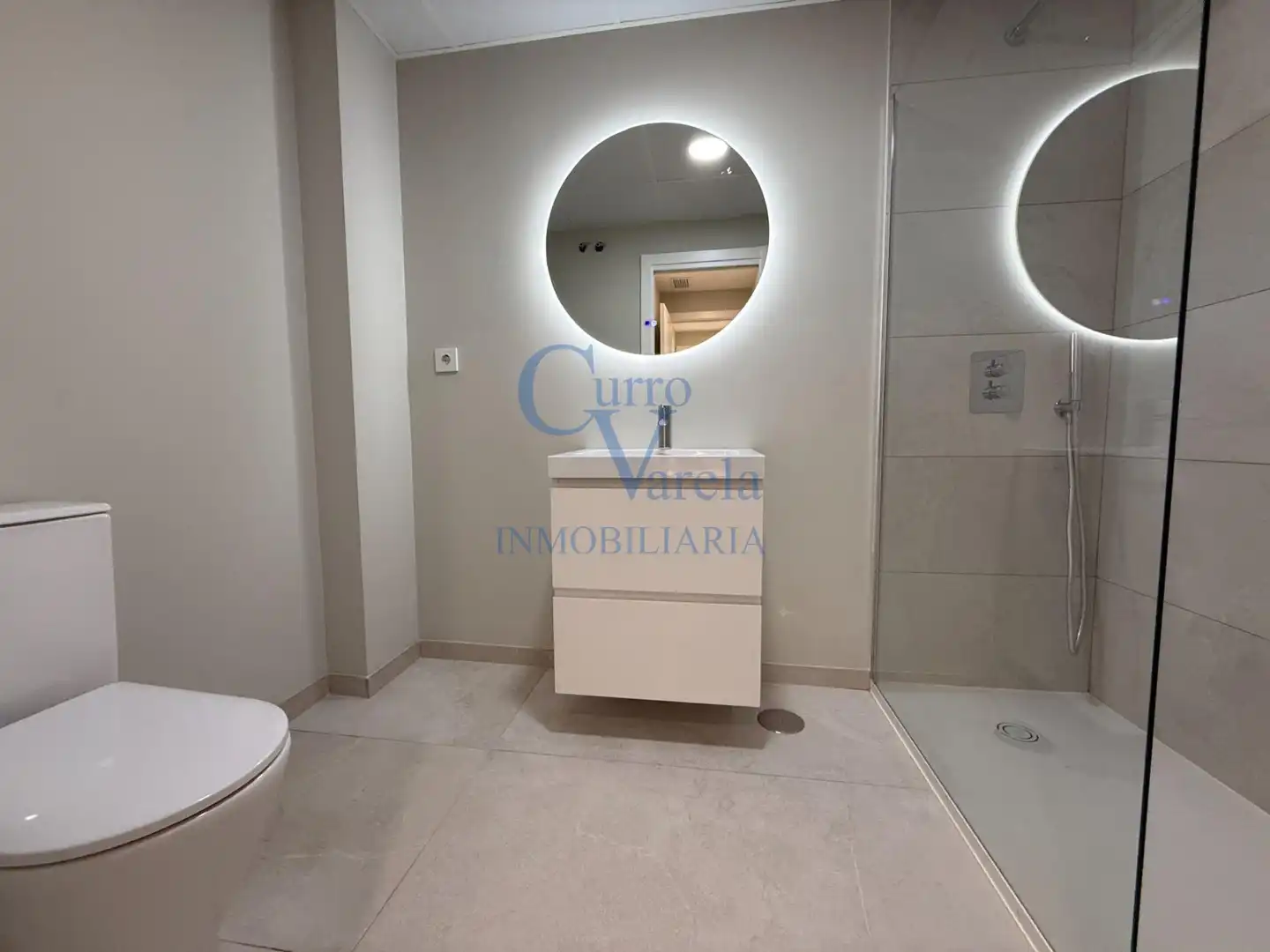 Baño de Piso de alquiler en Entrenúcleos