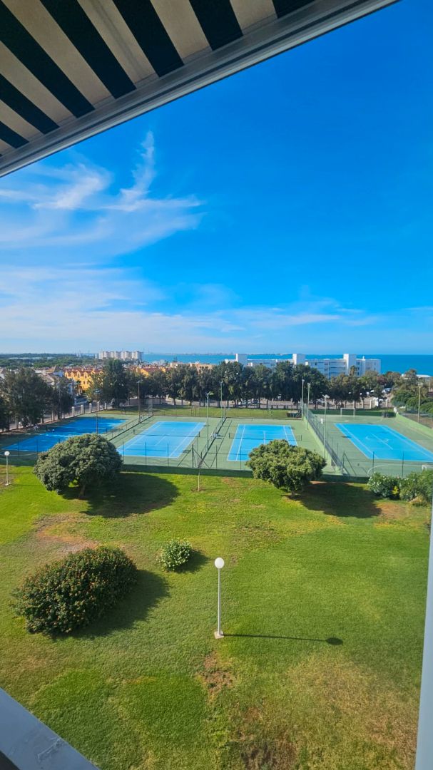 Vista exterior de Piso de alquiler en El Puerto de Santa María con Aire acondicionado, Terraza y Amueblado