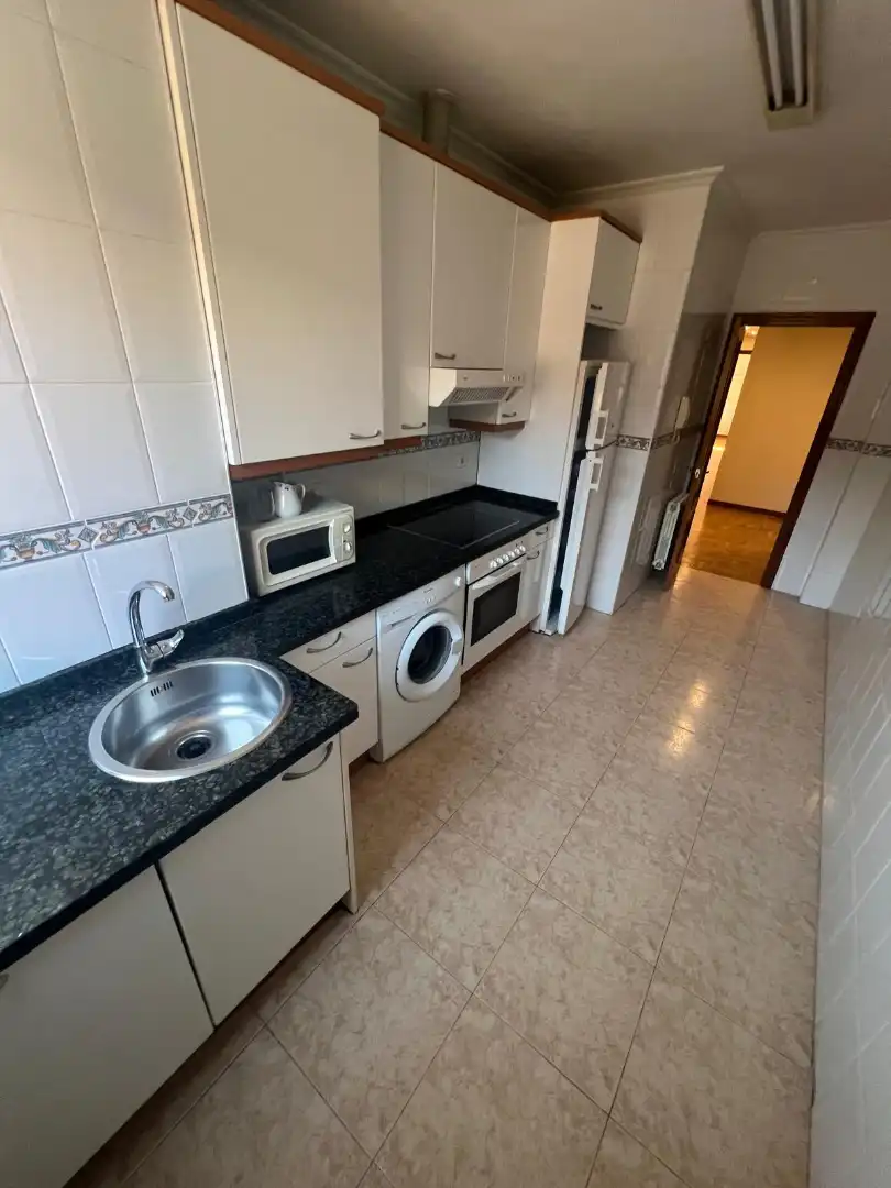 Cocina de Piso en venta en Gijón  con Calefacción, Horno y Lavadora