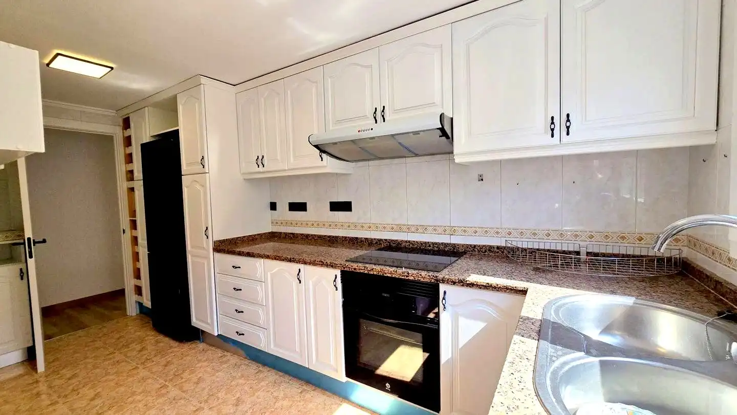 Küche von Wohnung zur Miete in Gandia mit Klimaanlage, Terrasse und Möbliert