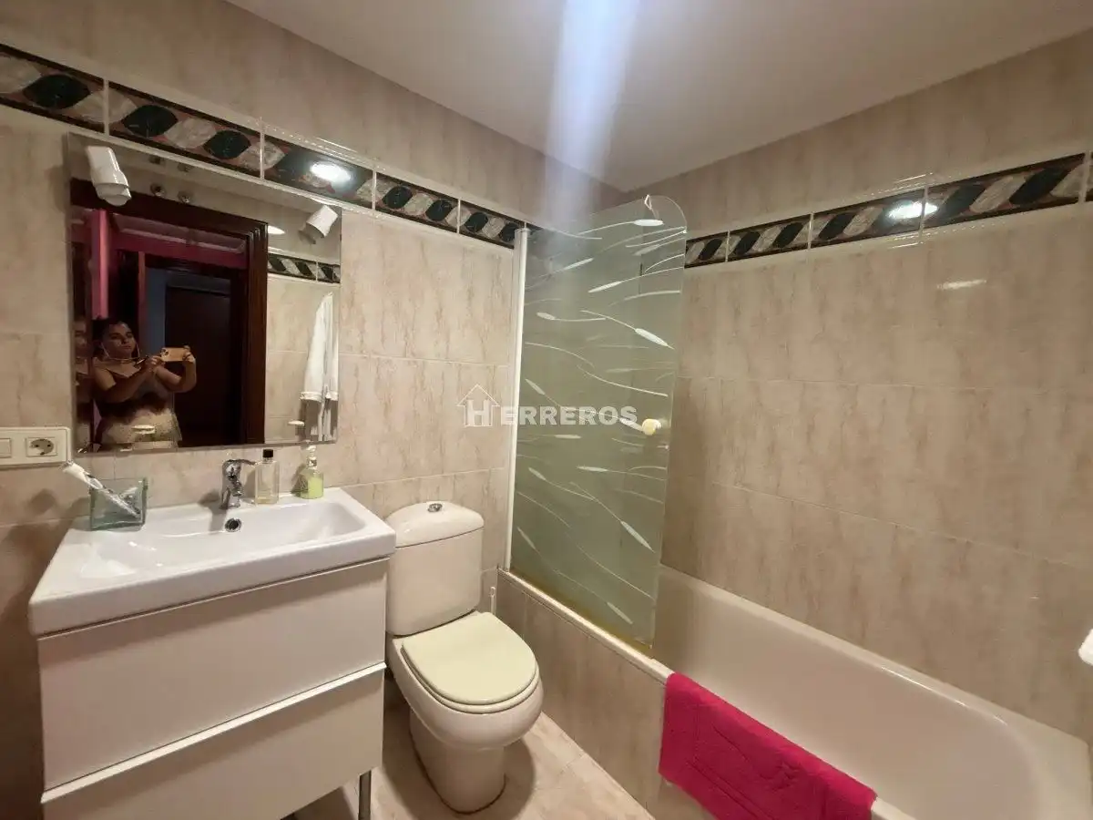 Baño de Piso en venta en  Logroño con Calefacción, Parquet y Terraza