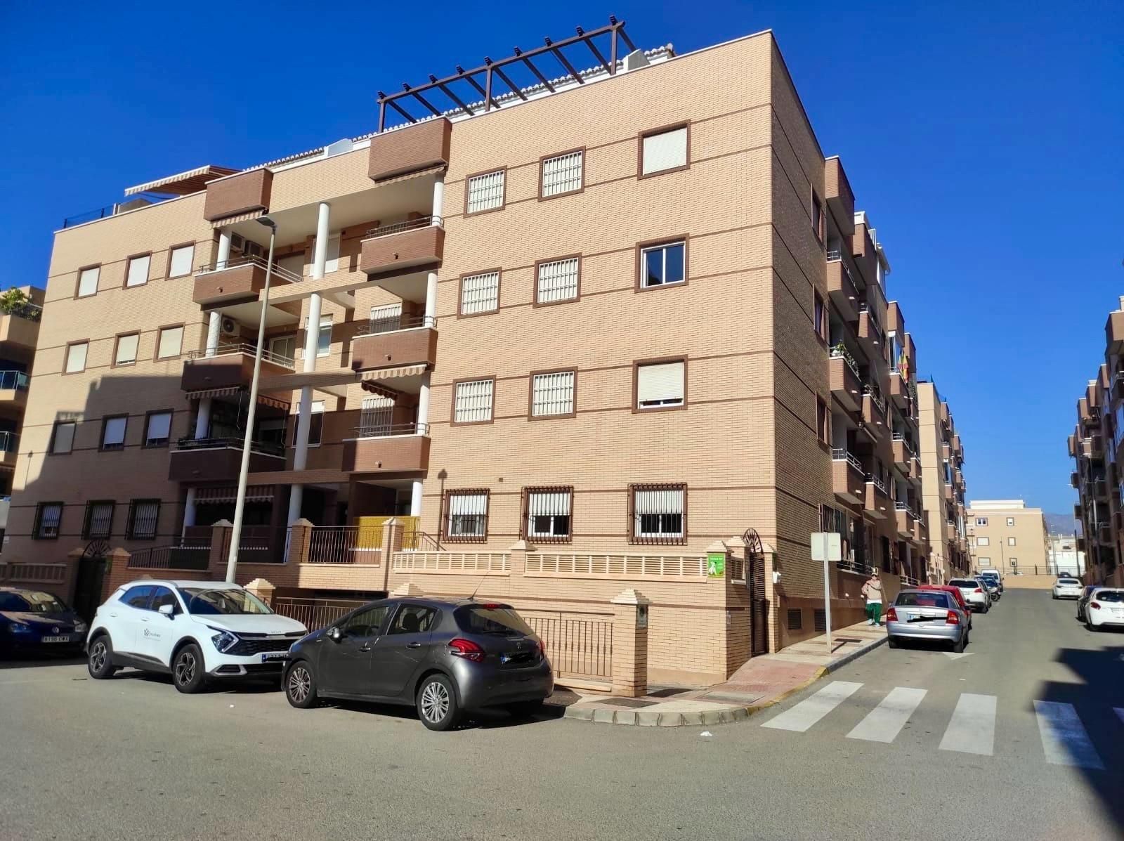 Exterior view of Flat to rent in Roquetas de Mar  with Heating, Terrace and Community pool