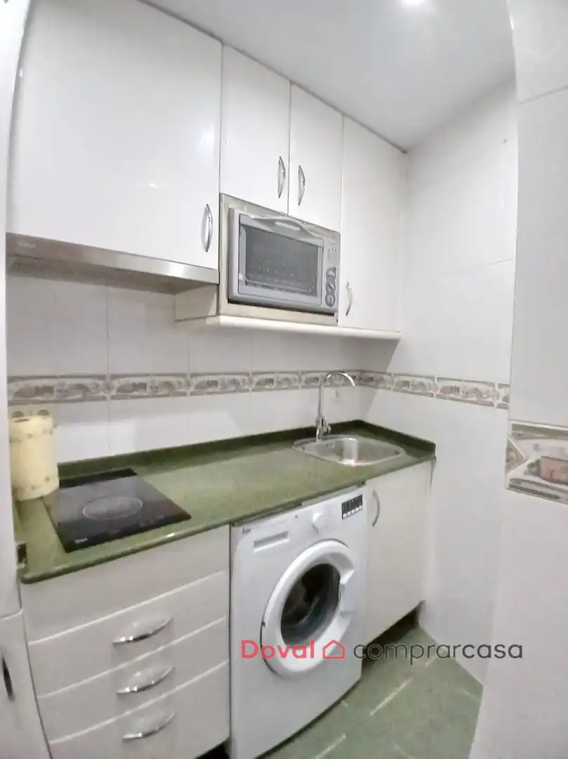 Kitchen of Flat for rent in Vigo   with Heating, Parquet flooring and Terrace